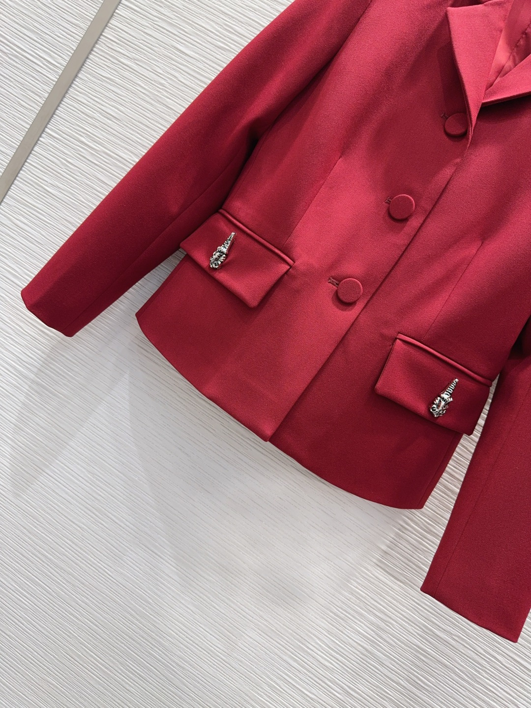 🛍️ Gucc* 👑2025FW新款 简洁大气的西装套装 非常高级的进口质地 仔细看细节 颜色超正👍上身