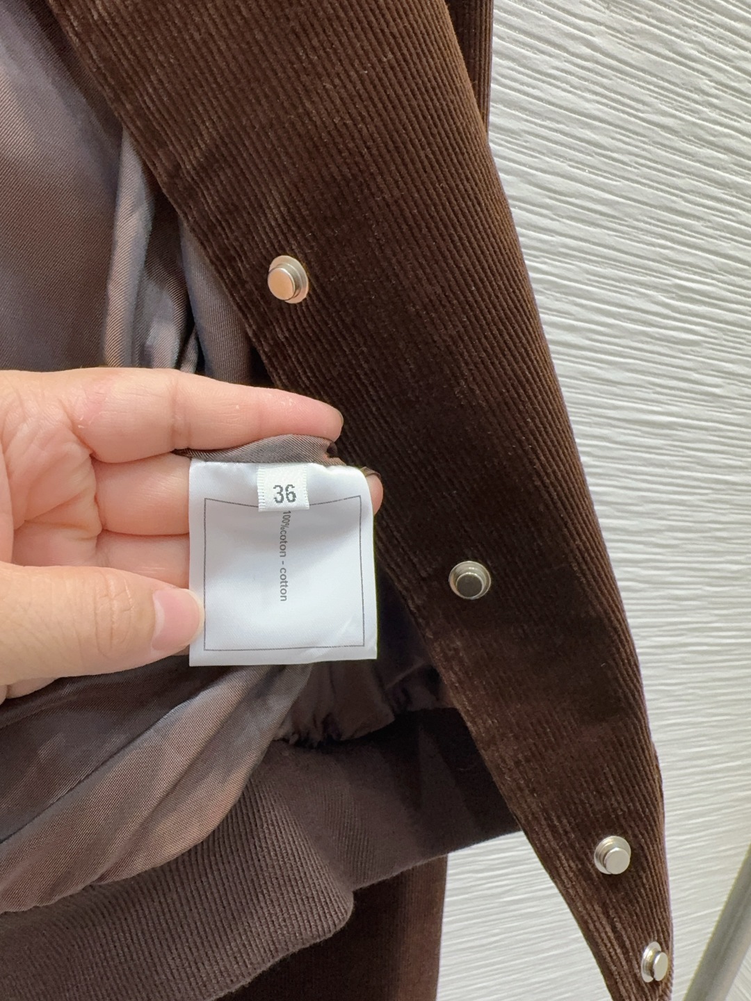 🛍️ Chane* 👑 2025FW新款外套 时髦度爆棚 💯高级定制Logo金属扣 绝绝子的版型 随性洒