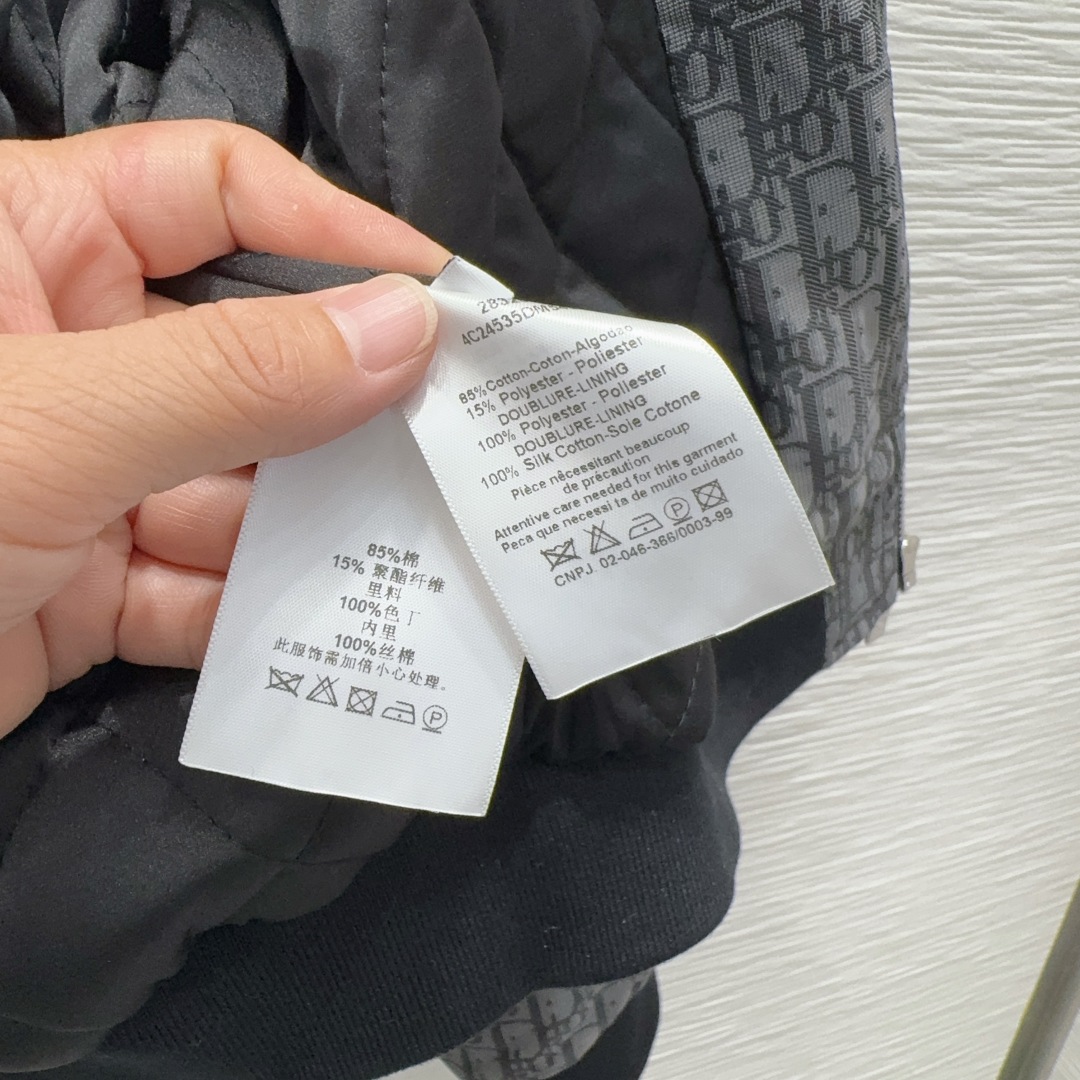 🛍️ Christian Dio* 👑2025FW新品外套，经典提花面料，休闲的短款版型，搭配超大版型罗