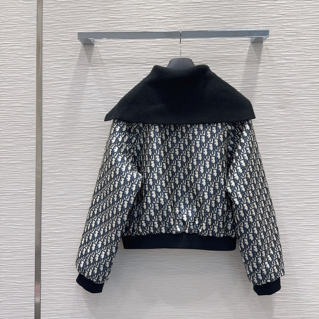 🛍️ Christian Dio* 👑2025FW新品外套，经典提花面料，休闲的短款版型，搭配超大版型罗