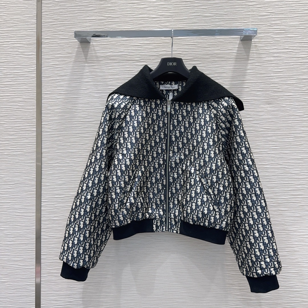 🛍️ Christian Dio* 👑2025FW新品外套，经典提花面料，休闲的短款版型，搭配超大版型罗