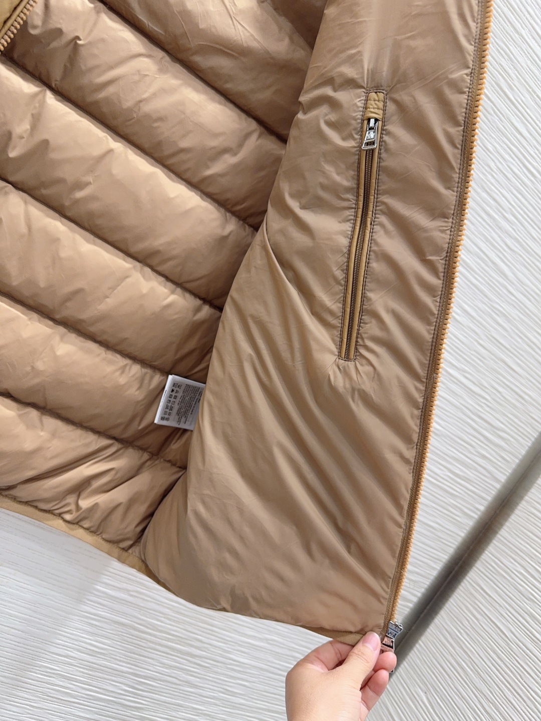 🛍️Moncle*👑2025FW新款羽绒服马甲 【鹅绒】男女同款 整体保暖效果拉满，独特设计款羽绒服 休