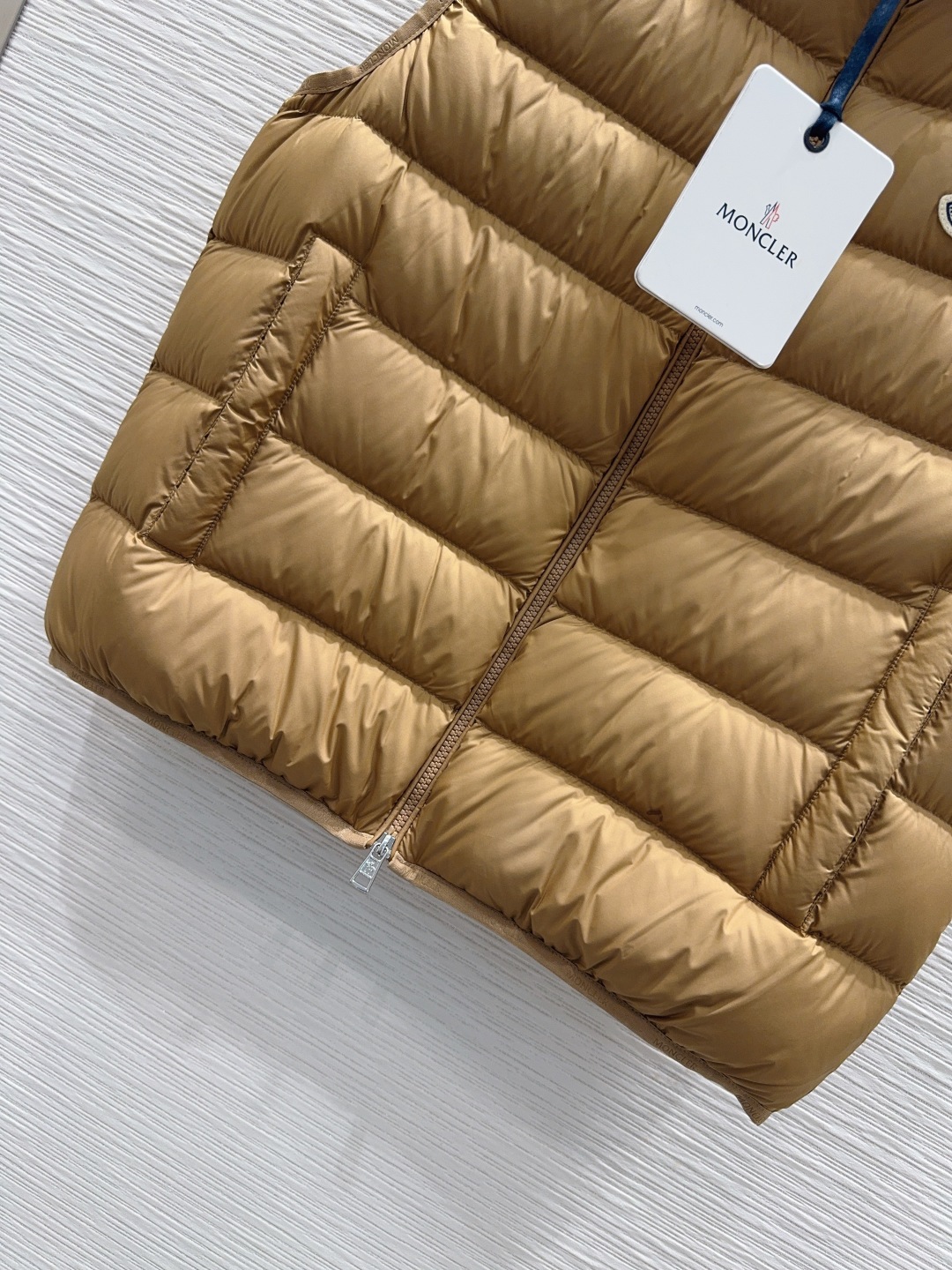 🛍️Moncle*👑2025FW新款羽绒服马甲 【鹅绒】男女同款 整体保暖效果拉满，独特设计款羽绒服 休