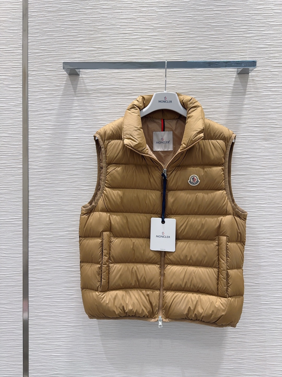 🛍️Moncle*👑2025FW新款羽绒服马甲 【鹅绒】男女同款 整体保暖效果拉满，独特设计款羽绒服 休