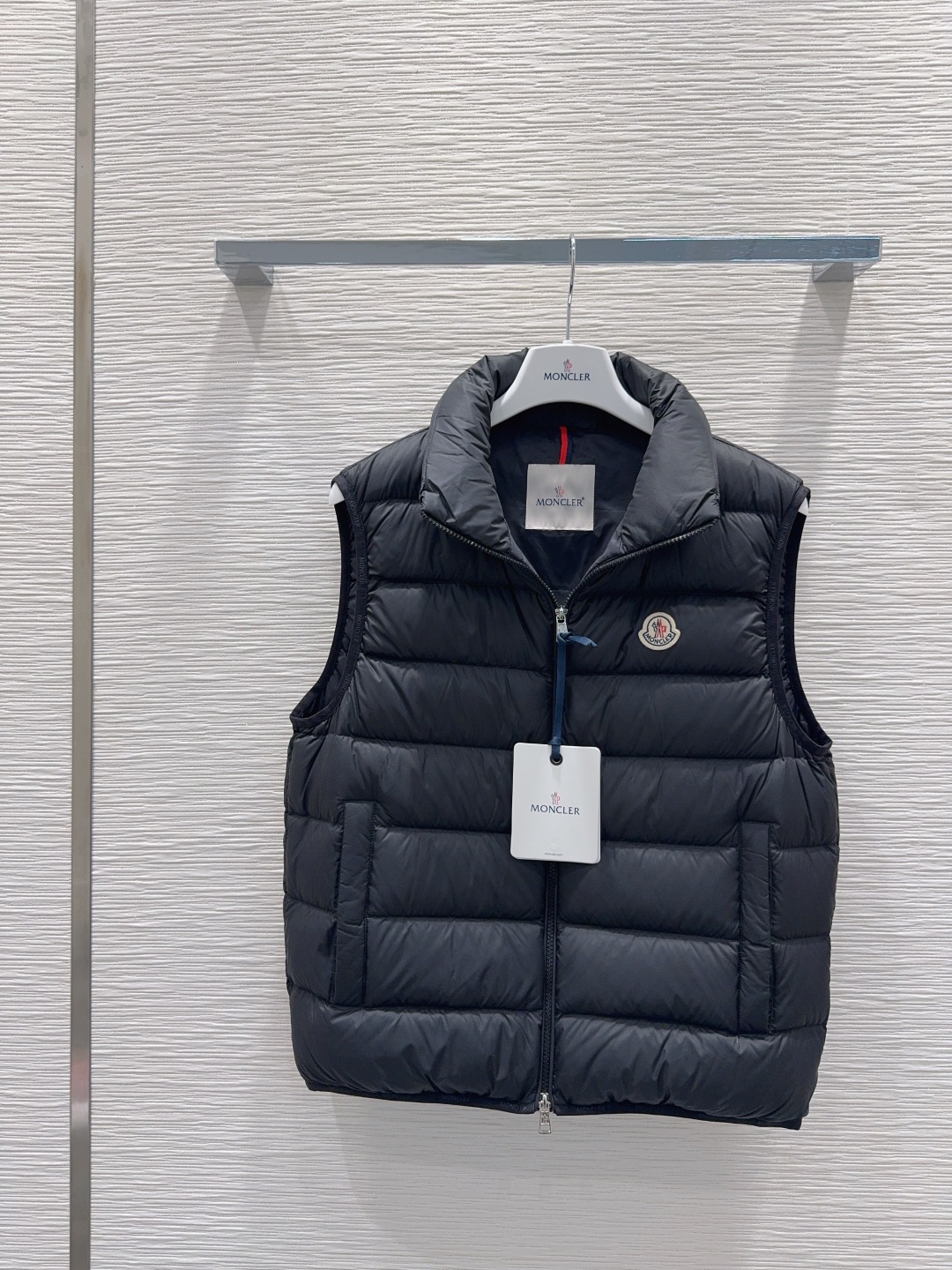 🛍️Moncle*👑2025FW新款羽绒服马甲 【鹅绒】男女同款 整体保暖效果拉满，独特设计款羽绒服 休