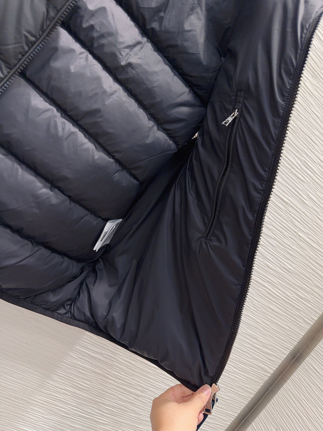 🛍️Moncle*👑2025FW新款羽绒服马甲 【鹅绒】男女同款 整体保暖效果拉满，独特设计款羽绒服 休