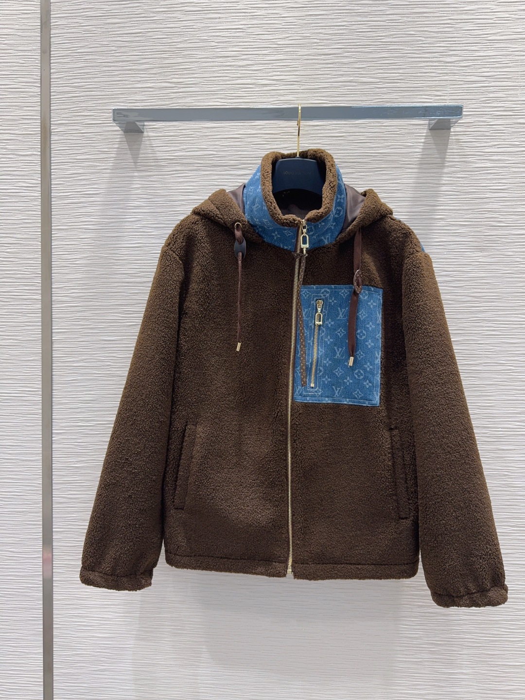 🛍️ Louis Vuitto* 👑2025FW新款外套 时髦低调气质又奢华高级！版型百搭不挑人，定制科