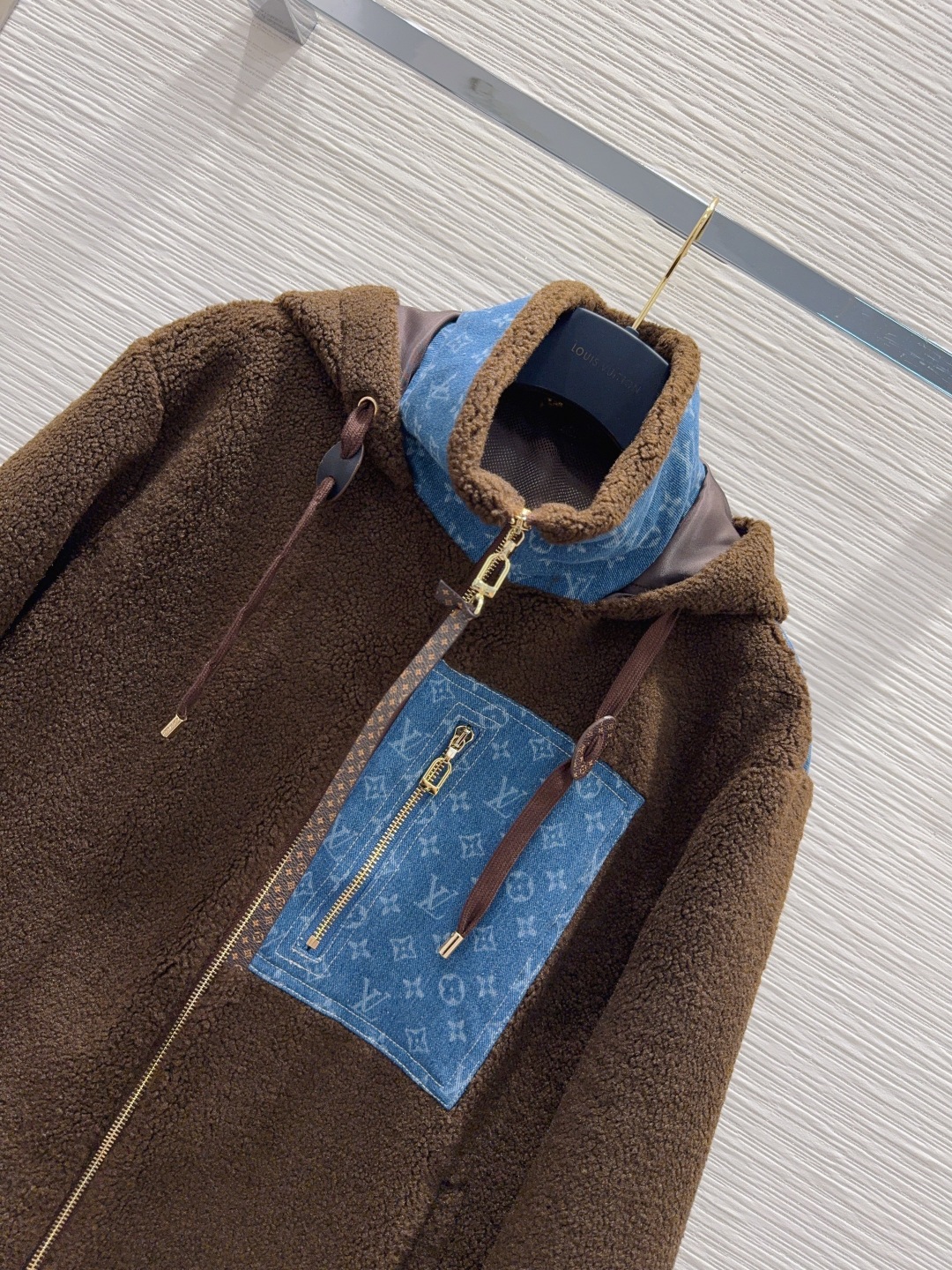 🛍️ Louis Vuitto* 👑2025FW新款外套 时髦低调气质又奢华高级！版型百搭不挑人，定制科