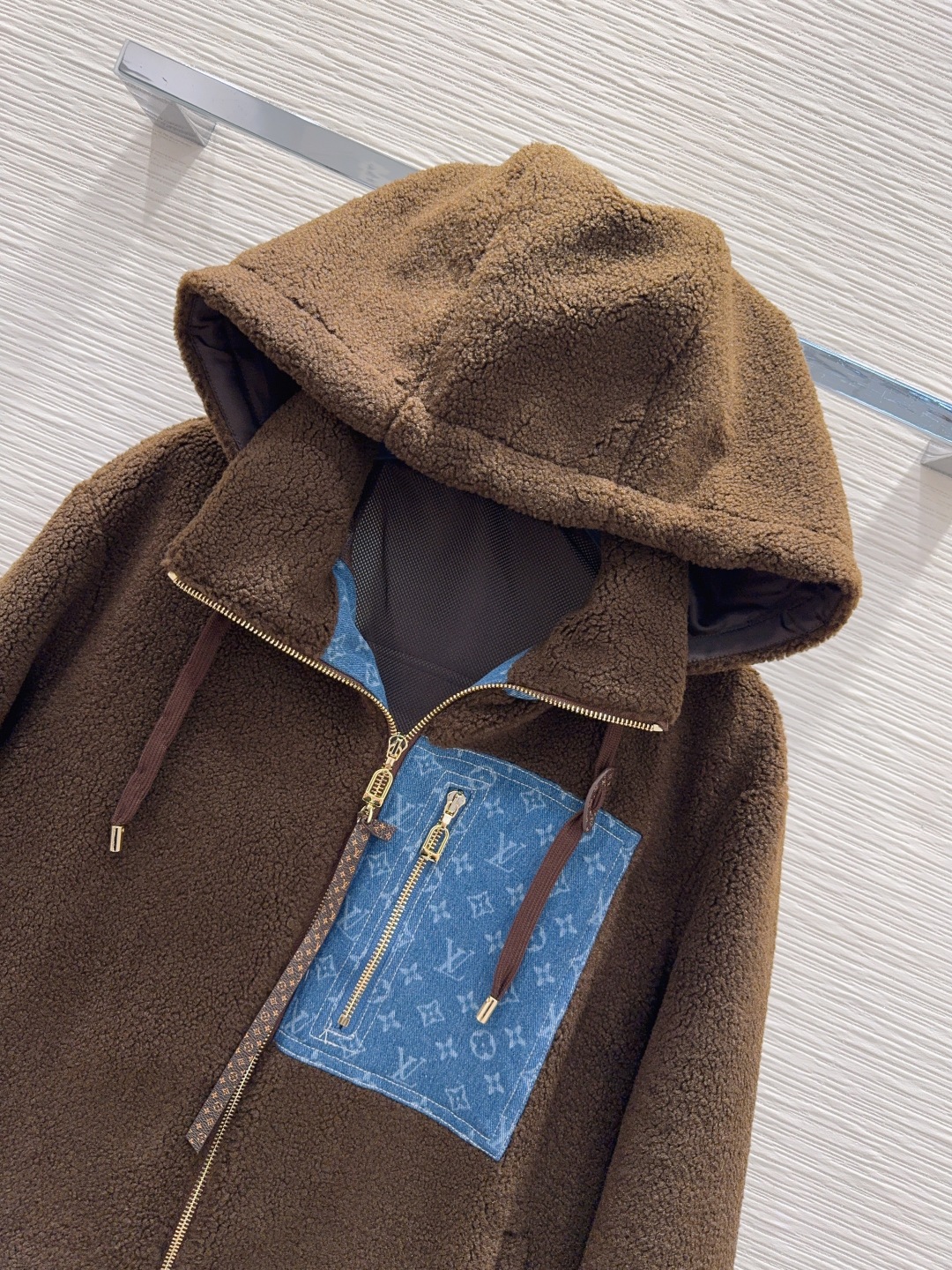 🛍️ Louis Vuitto* 👑2025FW新款外套 时髦低调气质又奢华高级！版型百搭不挑人，定制科