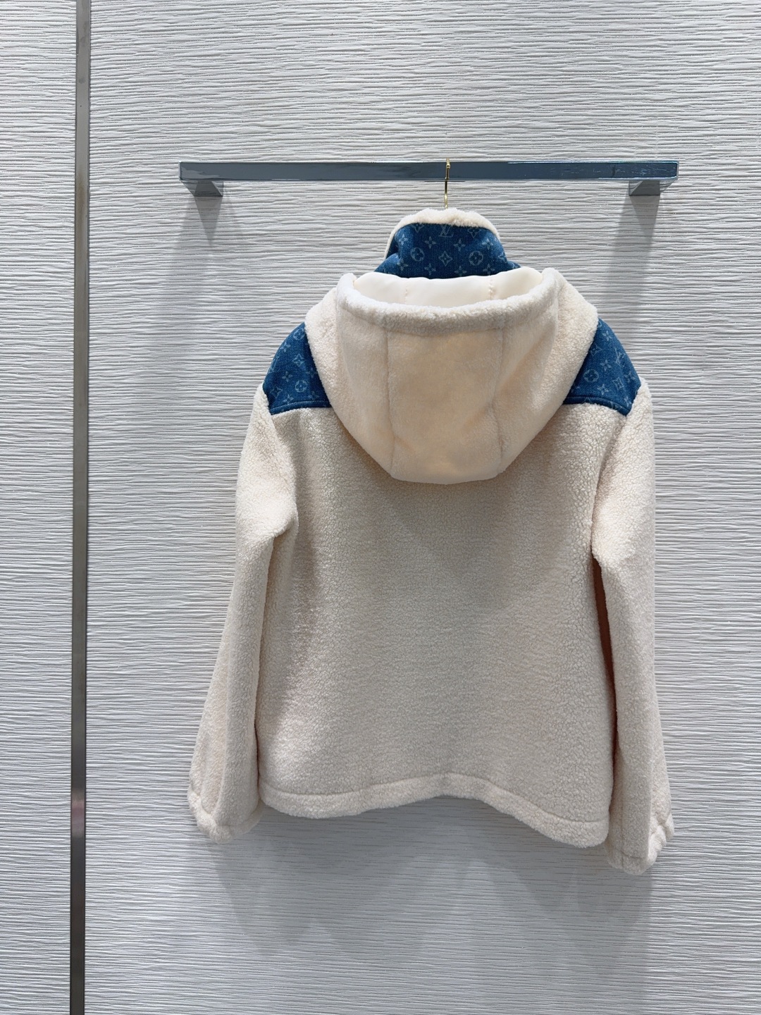 🛍️ Louis Vuitto* 👑2025FW新款外套 时髦低调气质又奢华高级！版型百搭不挑人，定制科