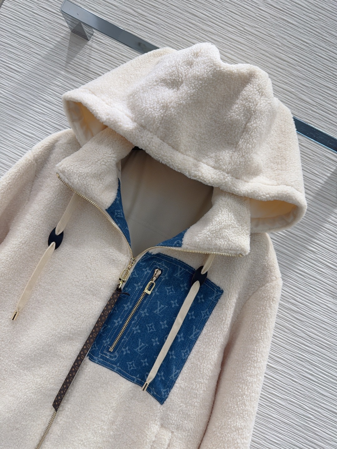 🛍️ Louis Vuitto* 👑2025FW新款外套 时髦低调气质又奢华高级！版型百搭不挑人，定制科