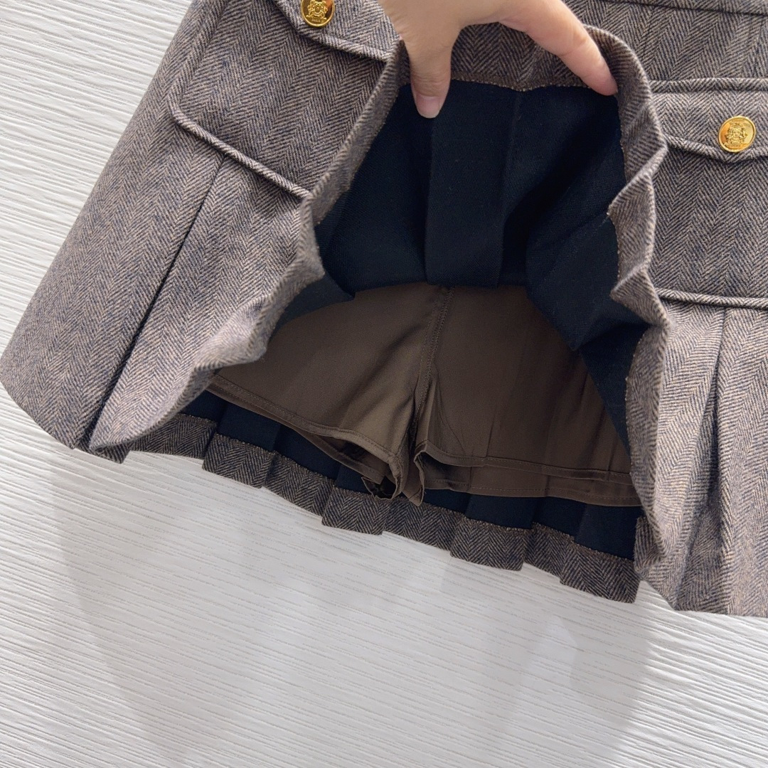 🛍️ Celin* 👑2025FW最新时尚套装 经典又有型 自带气场 面料质感很奈斯 时髦又高级 颜色超