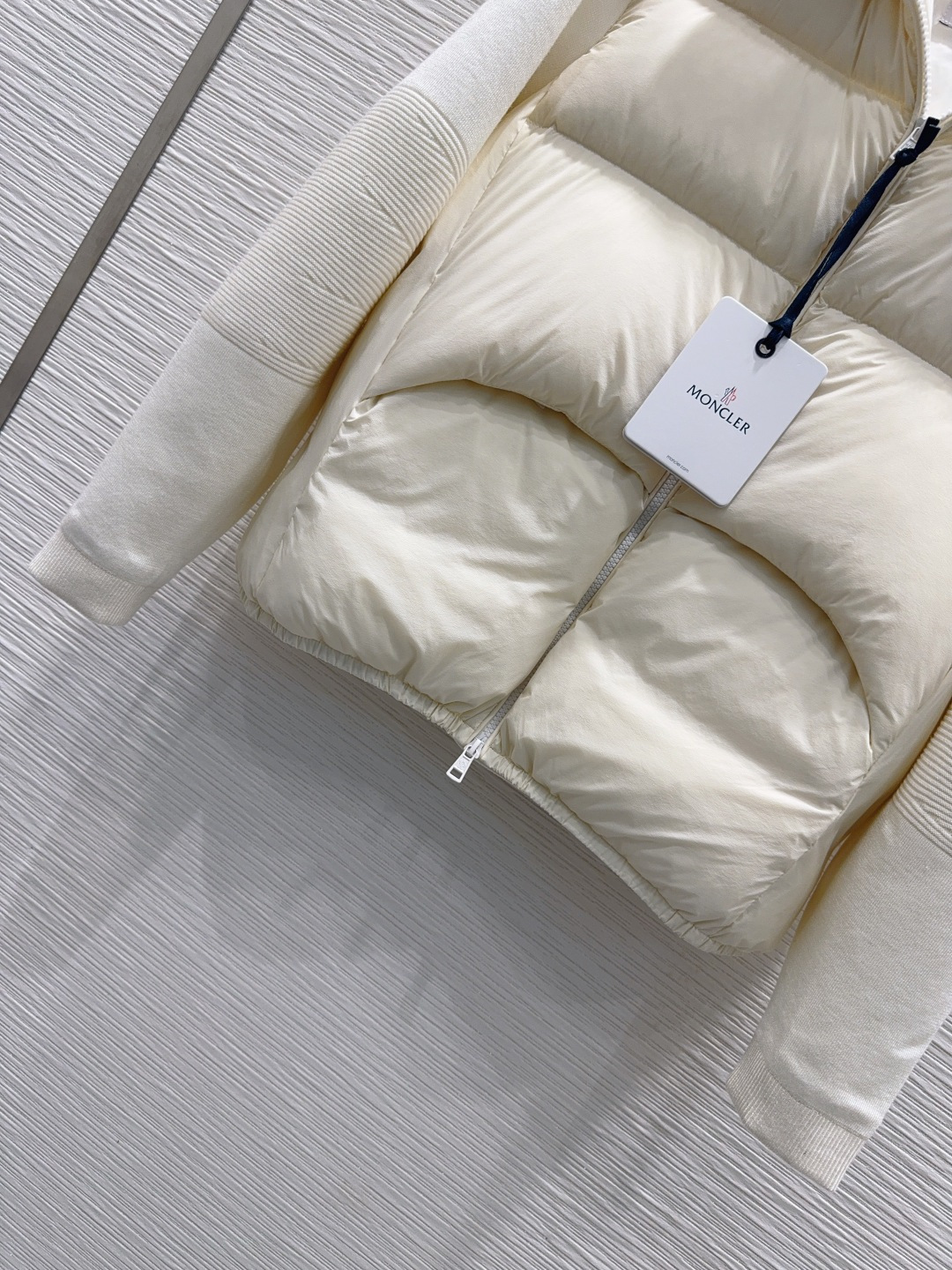 🛍️Moncle*👑2025FW新款羽绒外套 【鹅绒】男女同款 整体保暖效果拉满，独特设计款羽绒服 休闲