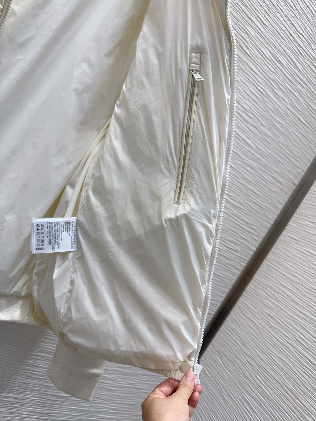 🛍️Moncle*👑2025FW新款羽绒外套 【鹅绒】男女同款 整体保暖效果拉满，独特设计款羽绒服 休闲