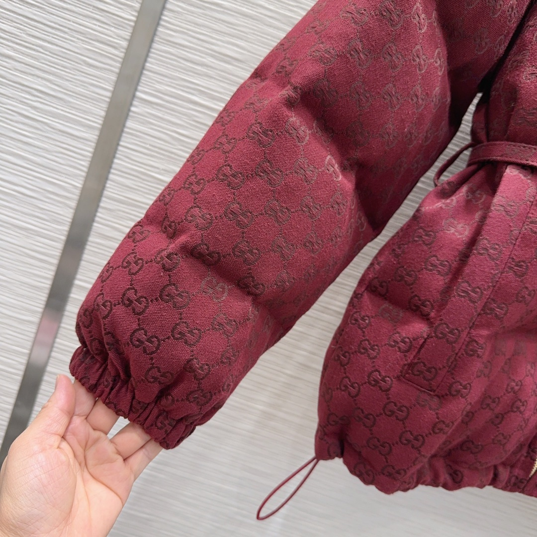 🛍️Gucc*👑2025FW新款羽绒服 限定系列 非常高级的进口高密度质地 提花面料 仔细看细节 最具特