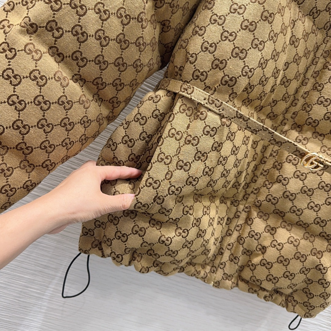 🛍️Gucc*👑2025FW新款羽绒服 限定系列 非常高级的进口高密度质地 提花面料 仔细看细节 最具特
