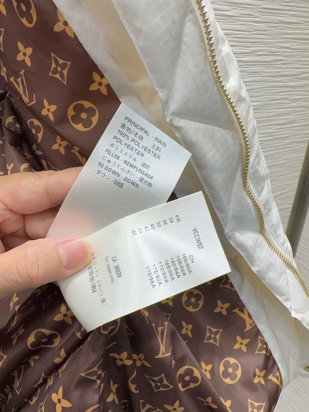 🛍️ Louis Vuitto* 👑2025FW新款羽绒外套 90鸭绒 整体保暖效果拉满，常规款羽绒服 