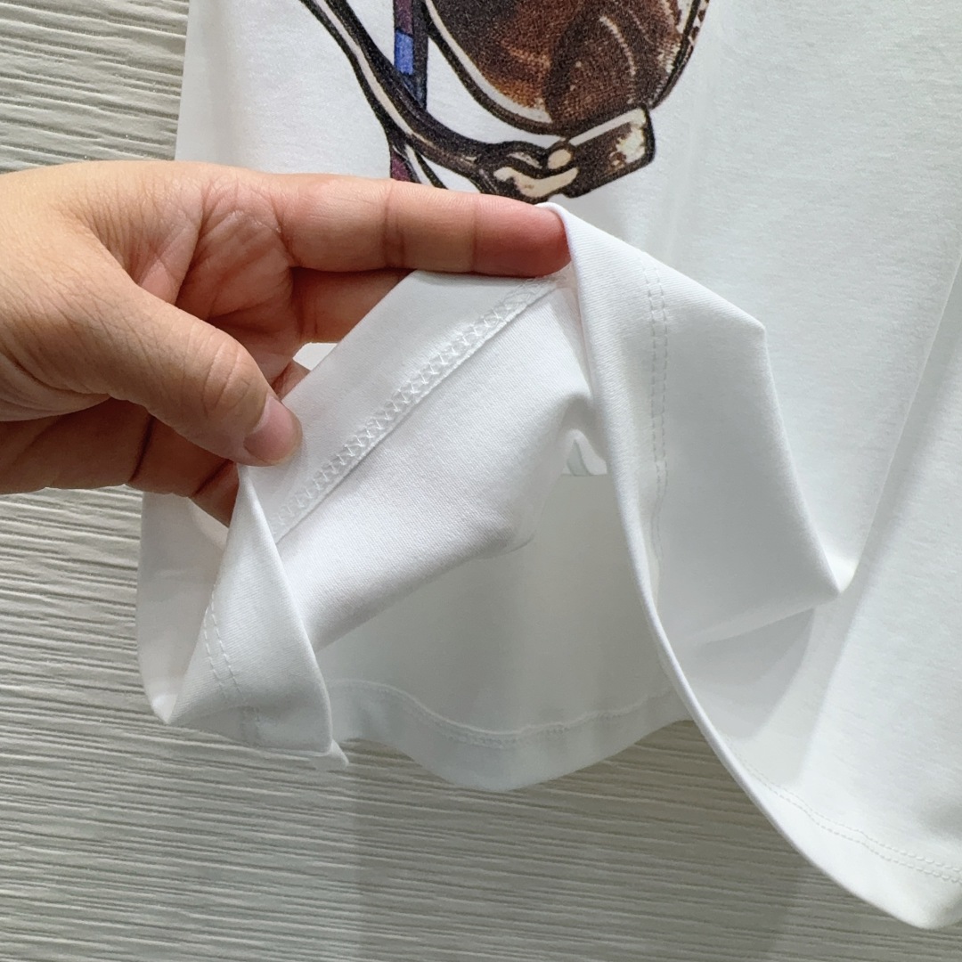 🛍️Louis Vuitto*👑2025FW新款T恤 密度很高手感超好 真的费劲心血的一款！！细节完美常