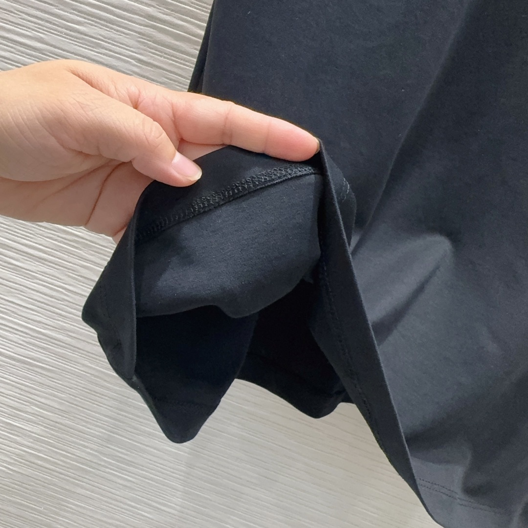 🛍️Louis Vuitto*👑2025FW新款T恤 密度很高手感超好 真的费劲心血的一款!!细节完美常