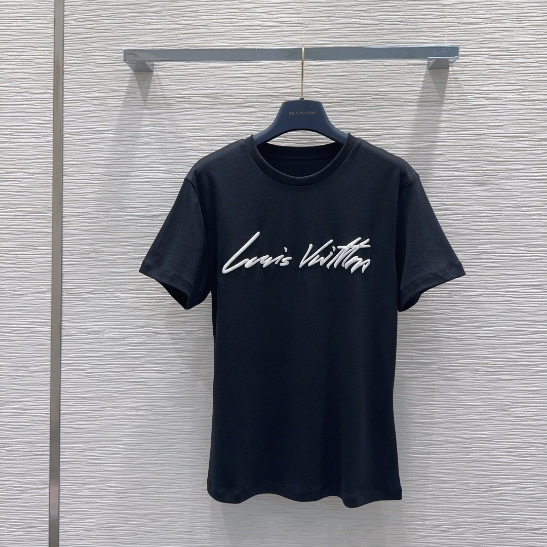 🛍️Louis Vuitto*👑2025FW新款T恤 密度很高手感超好 真的费劲心血的一款！！细节完美常