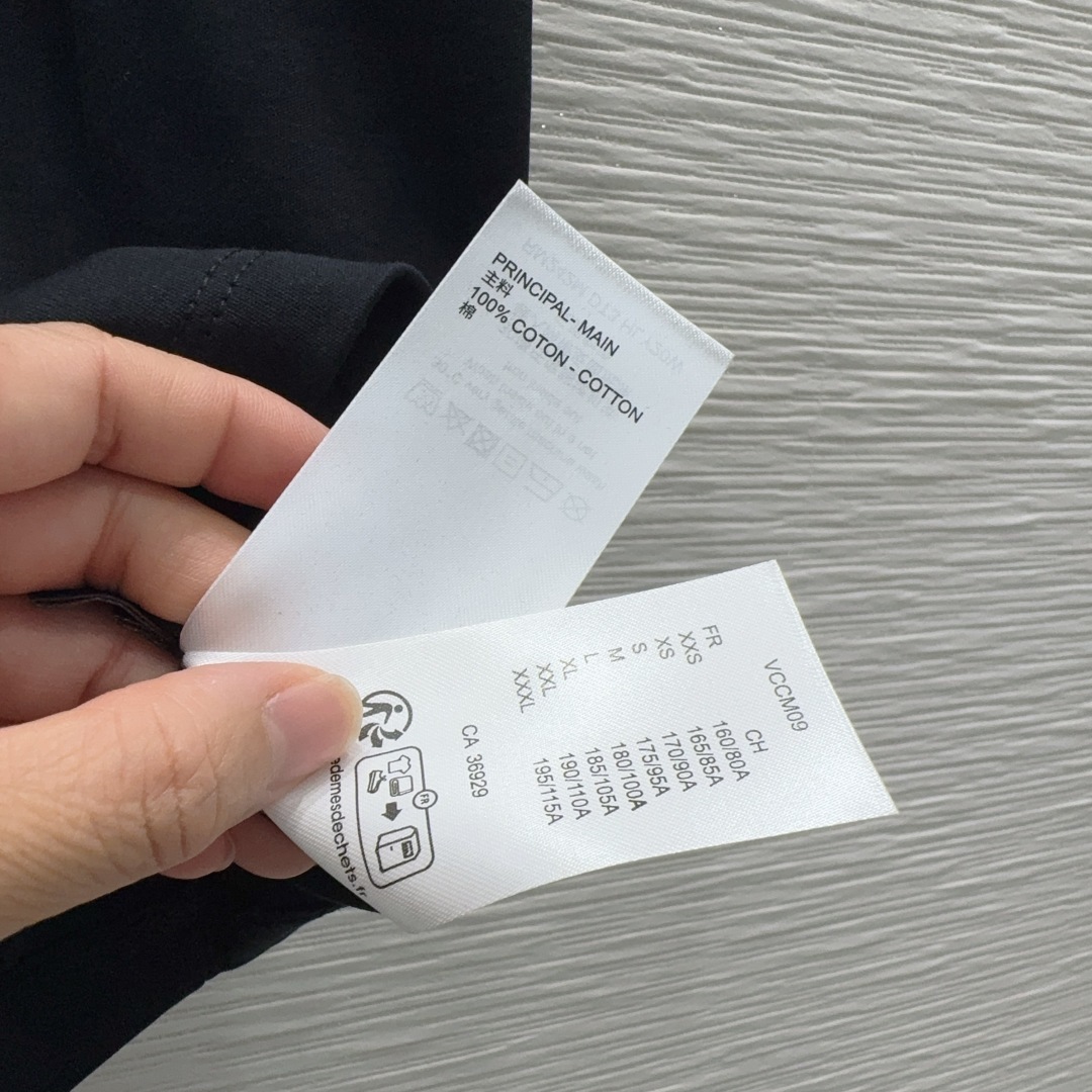 🛍️Louis Vuitto*👑2025FW新款T恤 密度很高手感超好 真的费劲心血的一款!!细节完美常