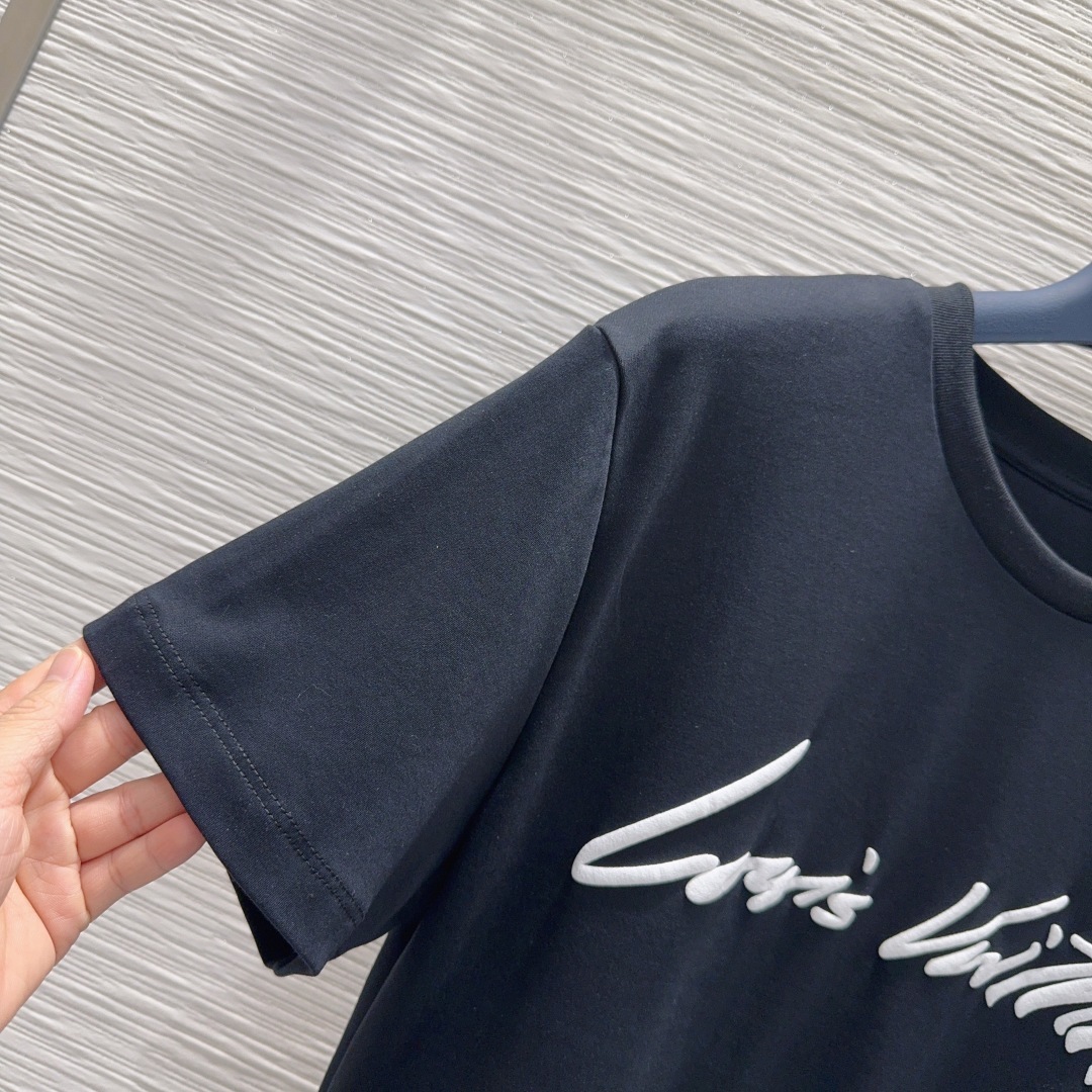 🛍️Louis Vuitto*👑2025FW新款T恤 密度很高手感超好 真的费劲心血的一款!!细节完美常
