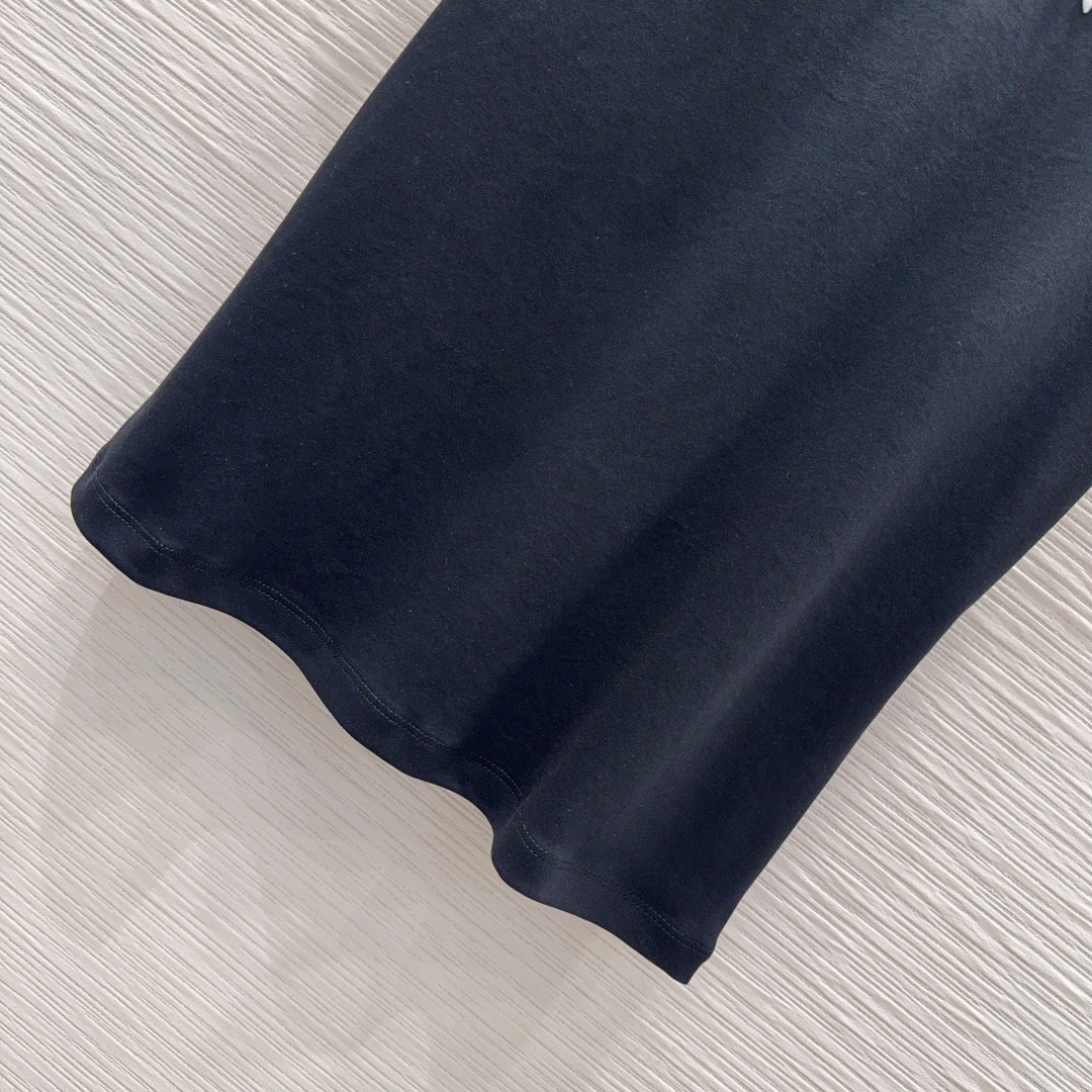 🛍️Louis Vuitto*👑2025FW新款T恤 密度很高手感超好 真的费劲心血的一款!!细节完美常