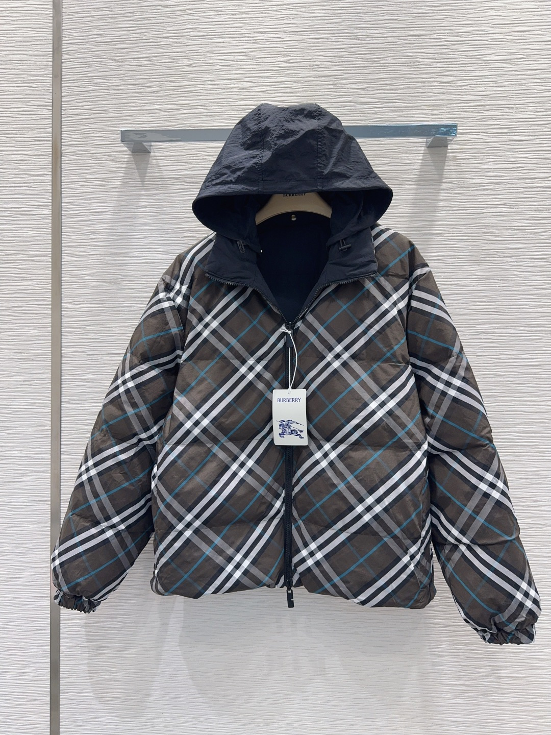 🛍️Burberr*👑2025FW新款羽绒服 填充物：鹅绒 非常高级的进口高密度质地 仔细看细节 最具特