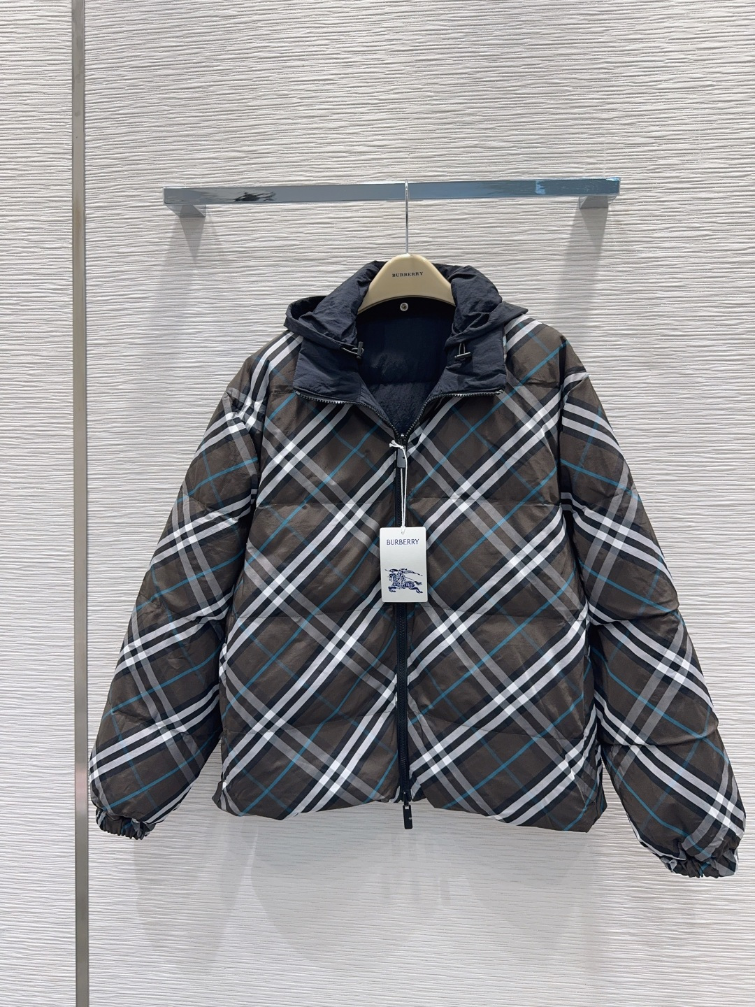 🛍️Burberr*👑2025FW新款羽绒服 填充物：鹅绒 非常高级的进口高密度质地 仔细看细节 最具特