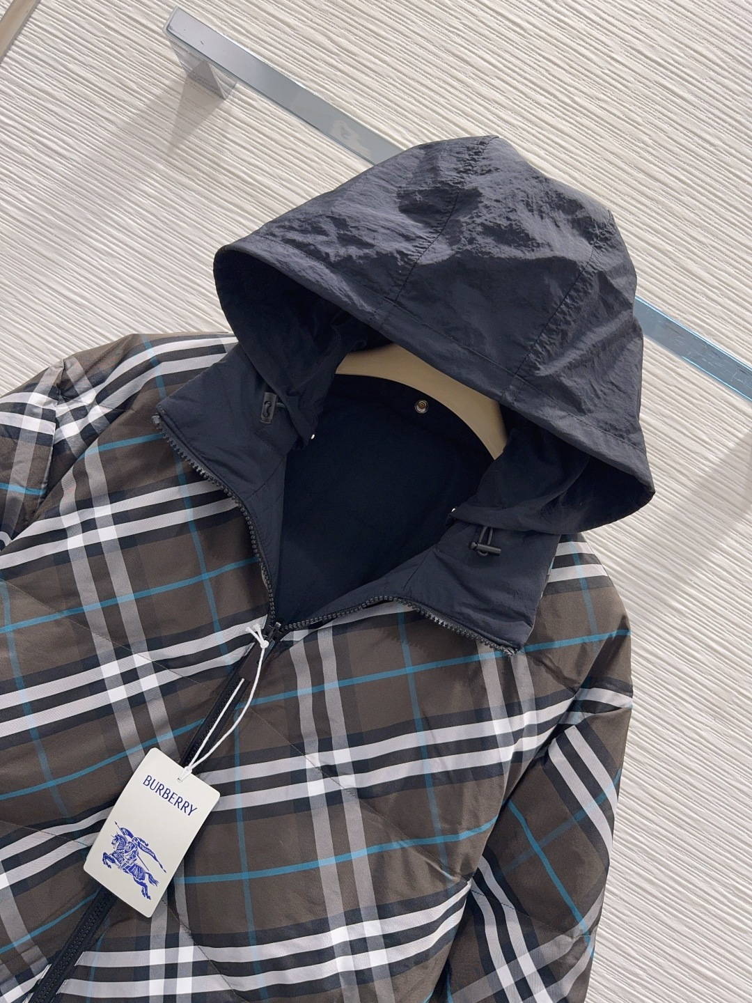 🛍️Burberr*👑2025FW新款羽绒服 填充物：鹅绒 非常高级的进口高密度质地 仔细看细节 最具特