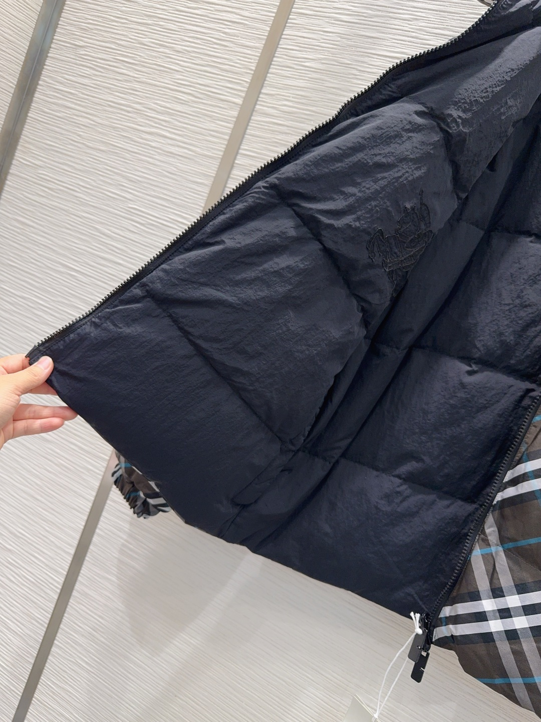 🛍️Burberr*👑2025FW新款羽绒服 填充物：鹅绒 非常高级的进口高密度质地 仔细看细节 最具特