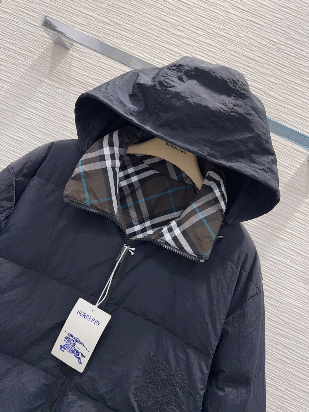 🛍️Burberr*👑2025FW新款羽绒服 填充物：鹅绒 非常高级的进口高密度质地 仔细看细节 最具特