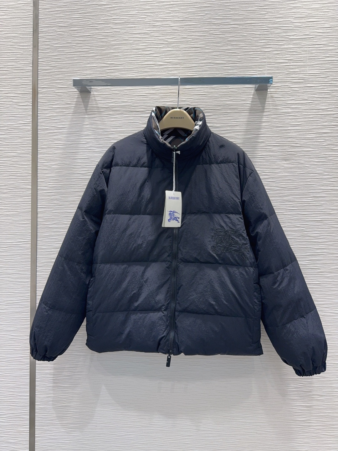🛍️Burberr*👑2025FW新款羽绒服 填充物：鹅绒 非常高级的进口高密度质地 仔细看细节 最具特