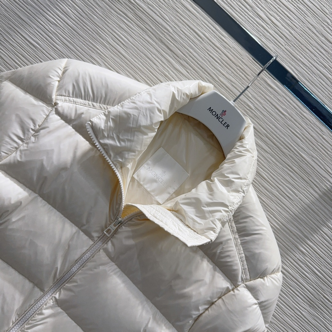 🛍️Moncle*👑2025FW新款羽绒服 整体保暖效果拉满，独特设计款羽绒服 休闲时尚，经典logo完