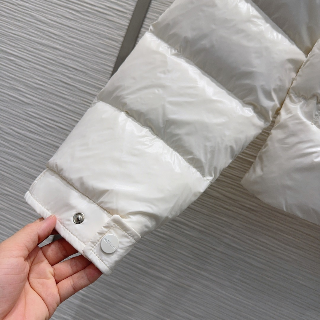 🛍️Moncle*👑2025FW新款羽绒服 整体保暖效果拉满，独特设计款羽绒服 休闲时尚，经典logo完