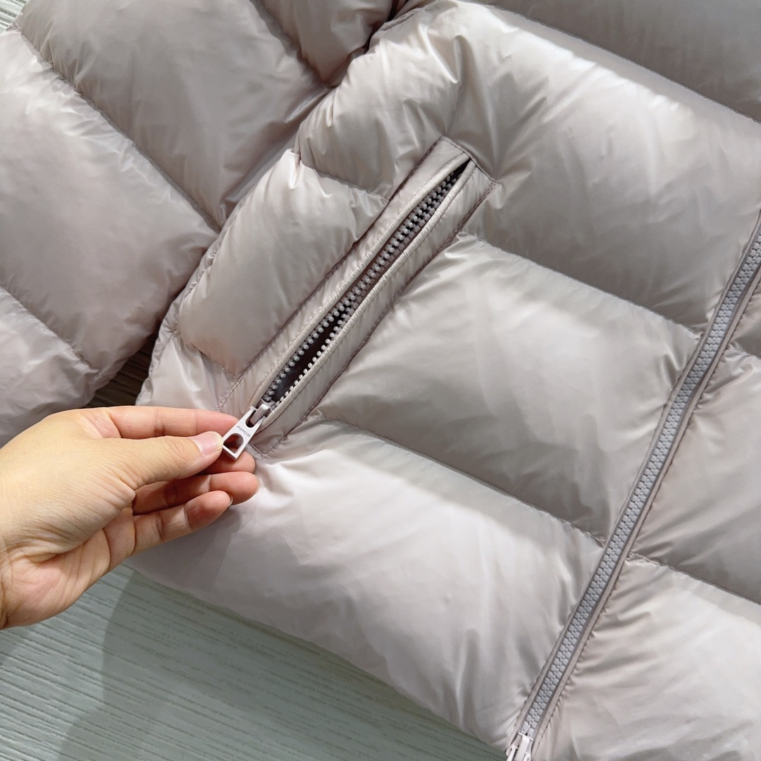 🛍️Moncle*👑2025FW新款羽绒服 整体保暖效果拉满，独特设计款羽绒服 休闲时尚，经典logo完