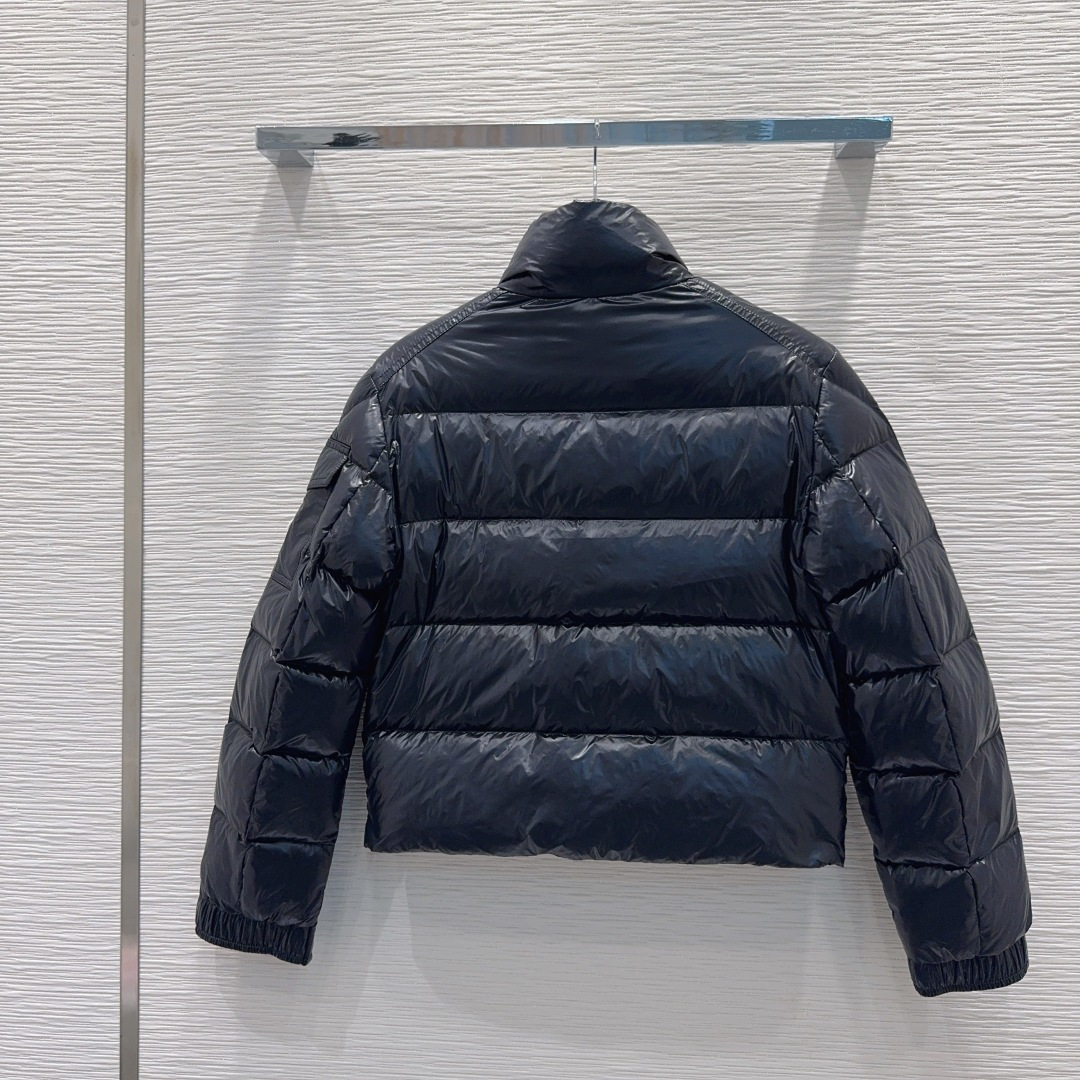 🛍️Moncle*👑2025FW新款羽绒服 整体保暖效果拉满，独特设计款羽绒服 休闲时尚，经典logo完