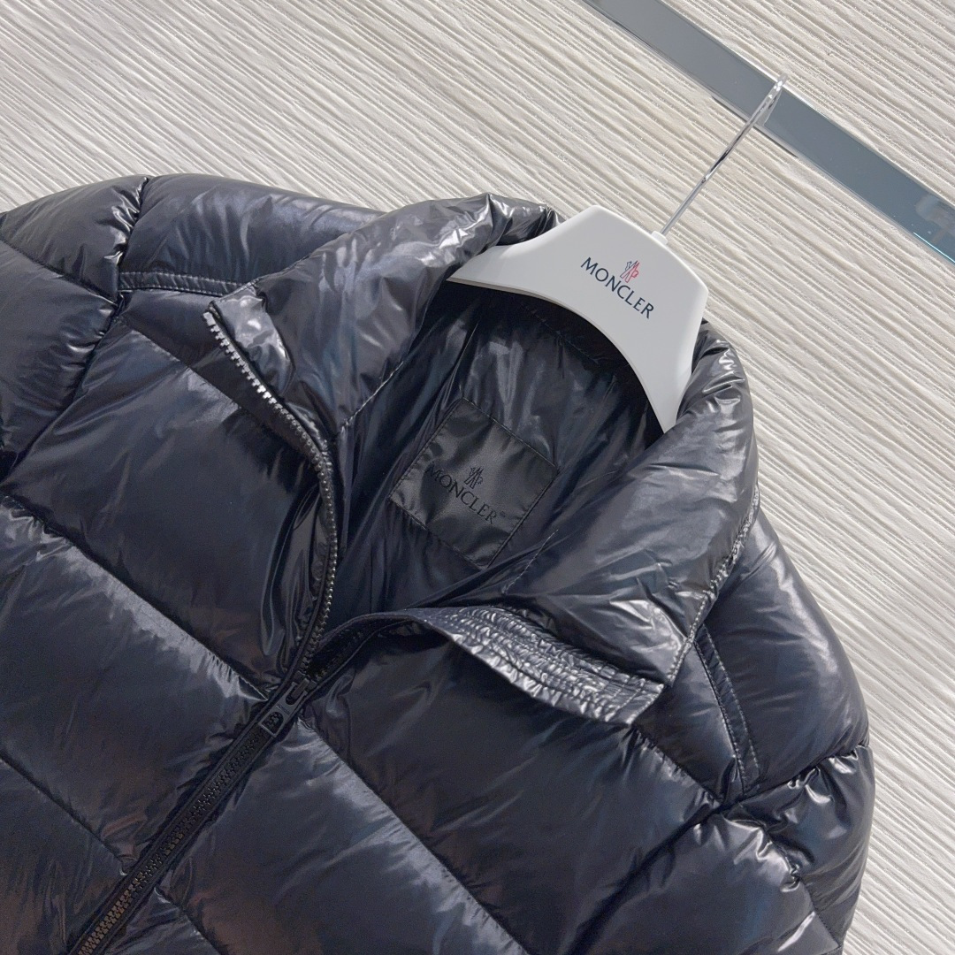 🛍️Moncle*👑2025FW新款羽绒服 整体保暖效果拉满，独特设计款羽绒服 休闲时尚，经典logo完