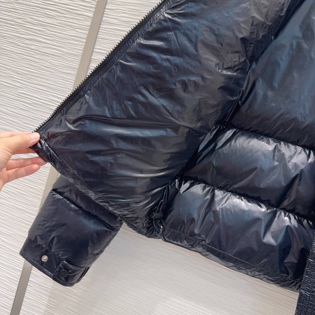 🛍️Moncle*👑2025FW新款羽绒服 整体保暖效果拉满，独特设计款羽绒服 休闲时尚，经典logo完
