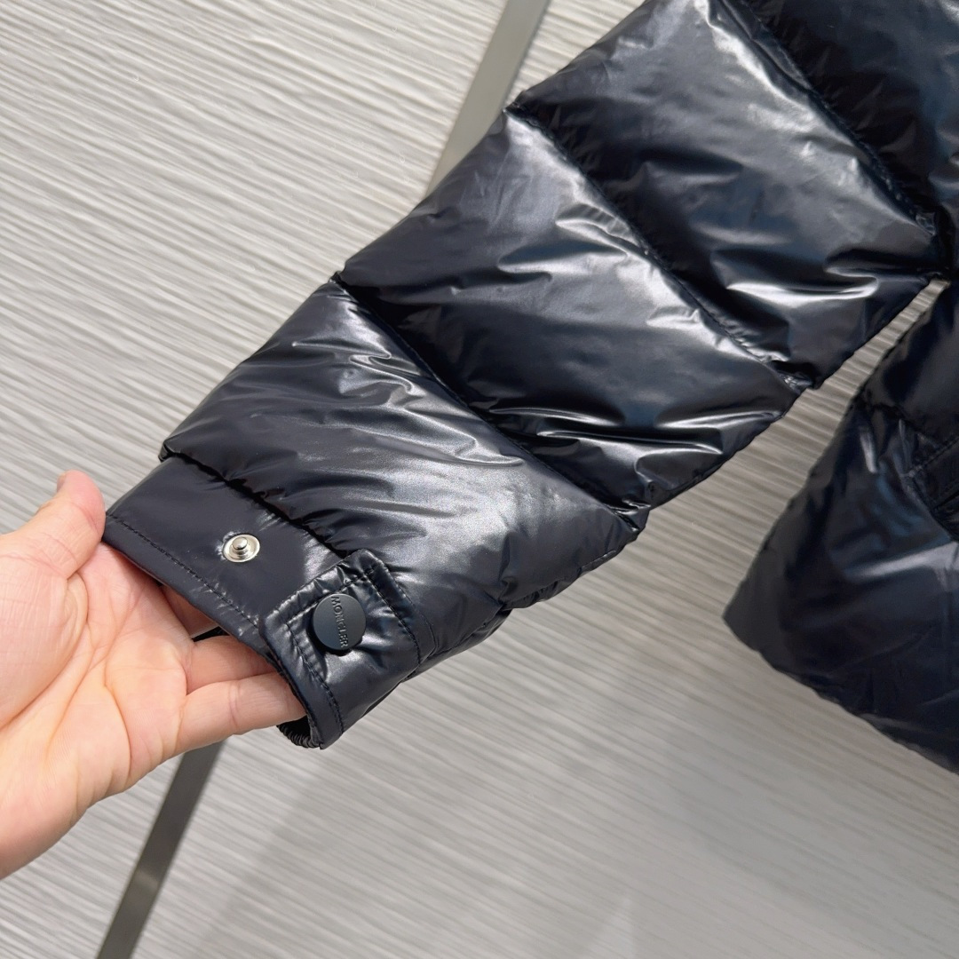 🛍️Moncle*👑2025FW新款羽绒服 整体保暖效果拉满，独特设计款羽绒服 休闲时尚，经典logo完