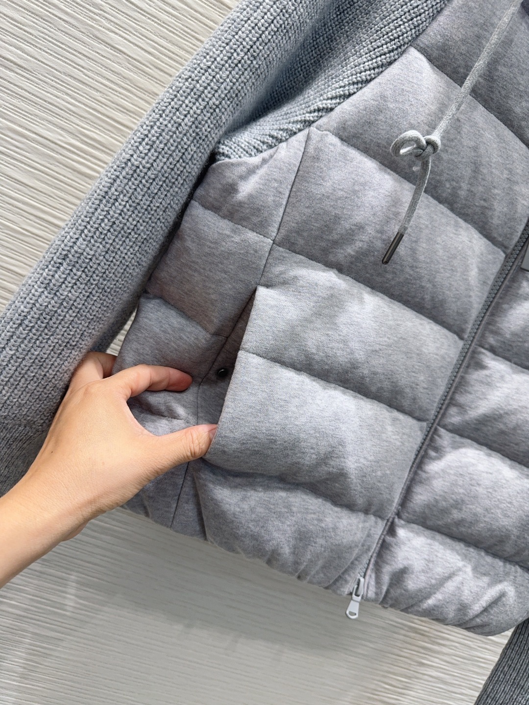 🛍️Brunello cucine*lli❤️秋冬新品 针织拼接羽绒服!冬天的内搭神器 早秋必备单品。经