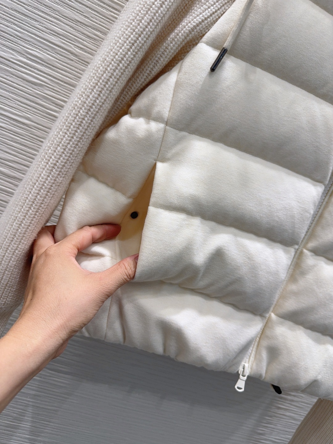 🛍️Brunello cucine*lli❤️秋冬新品 针织拼接羽绒服！冬天的内搭神器 早秋必备单品。经