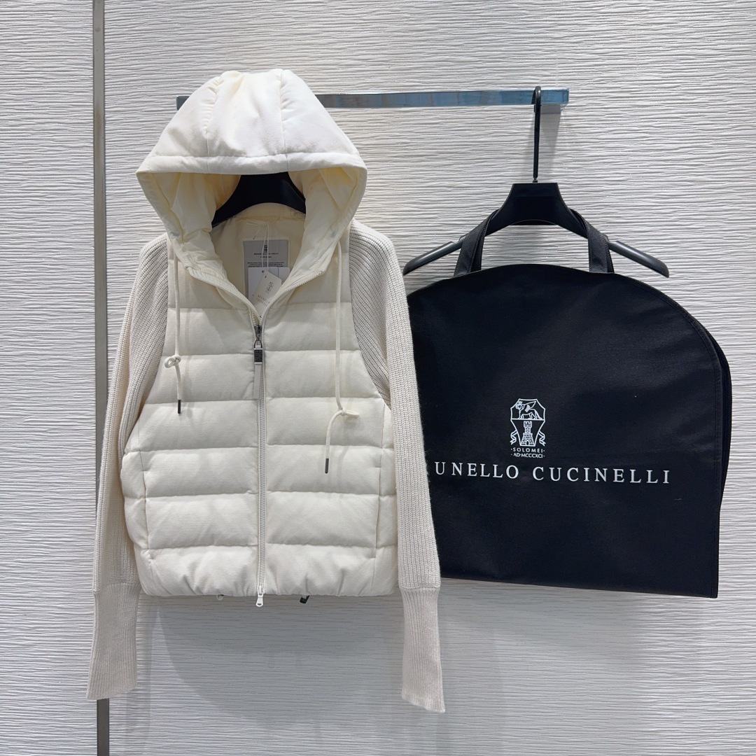 🛍️Brunello cucine*lli❤️秋冬新品 针织拼接羽绒服！冬天的内搭神器 早秋必备单品。经