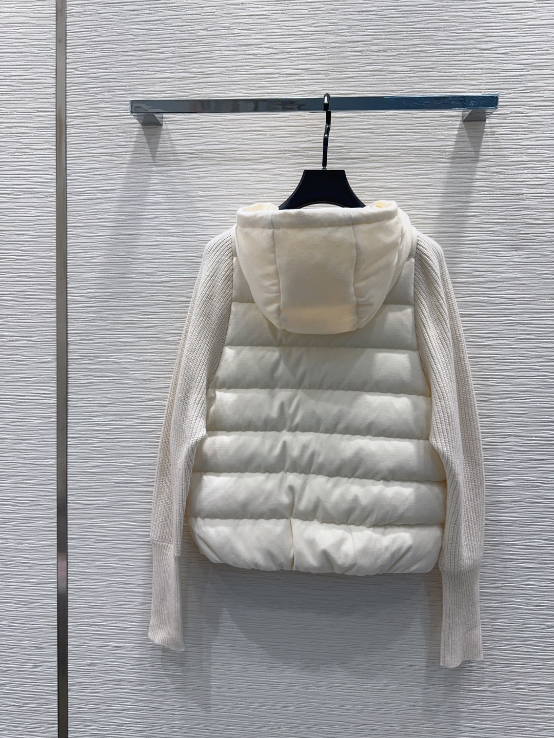 🛍️Brunello cucine*lli❤️秋冬新品 针织拼接羽绒服！冬天的内搭神器 早秋必备单品。经