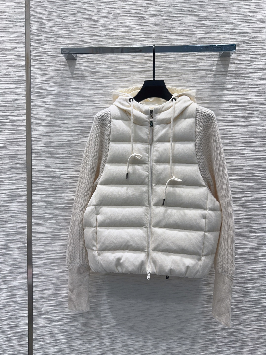 🛍️Brunello cucine*lli❤️秋冬新品 针织拼接羽绒服！冬天的内搭神器 早秋必备单品。经