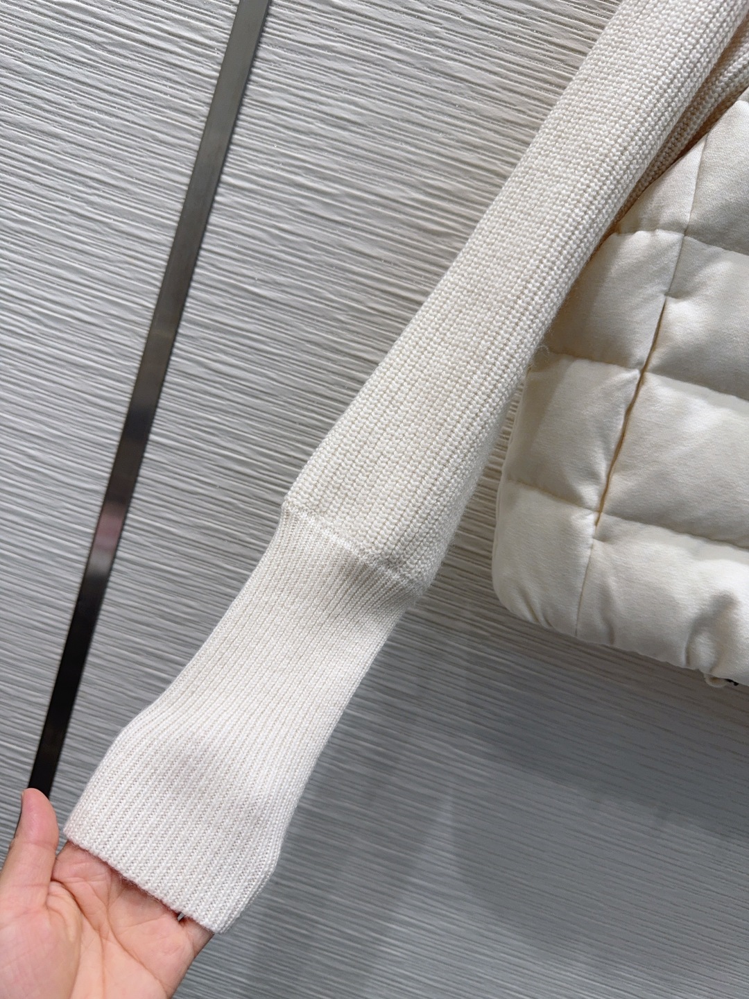 🛍️Brunello cucine*lli❤️秋冬新品 针织拼接羽绒服！冬天的内搭神器 早秋必备单品。经