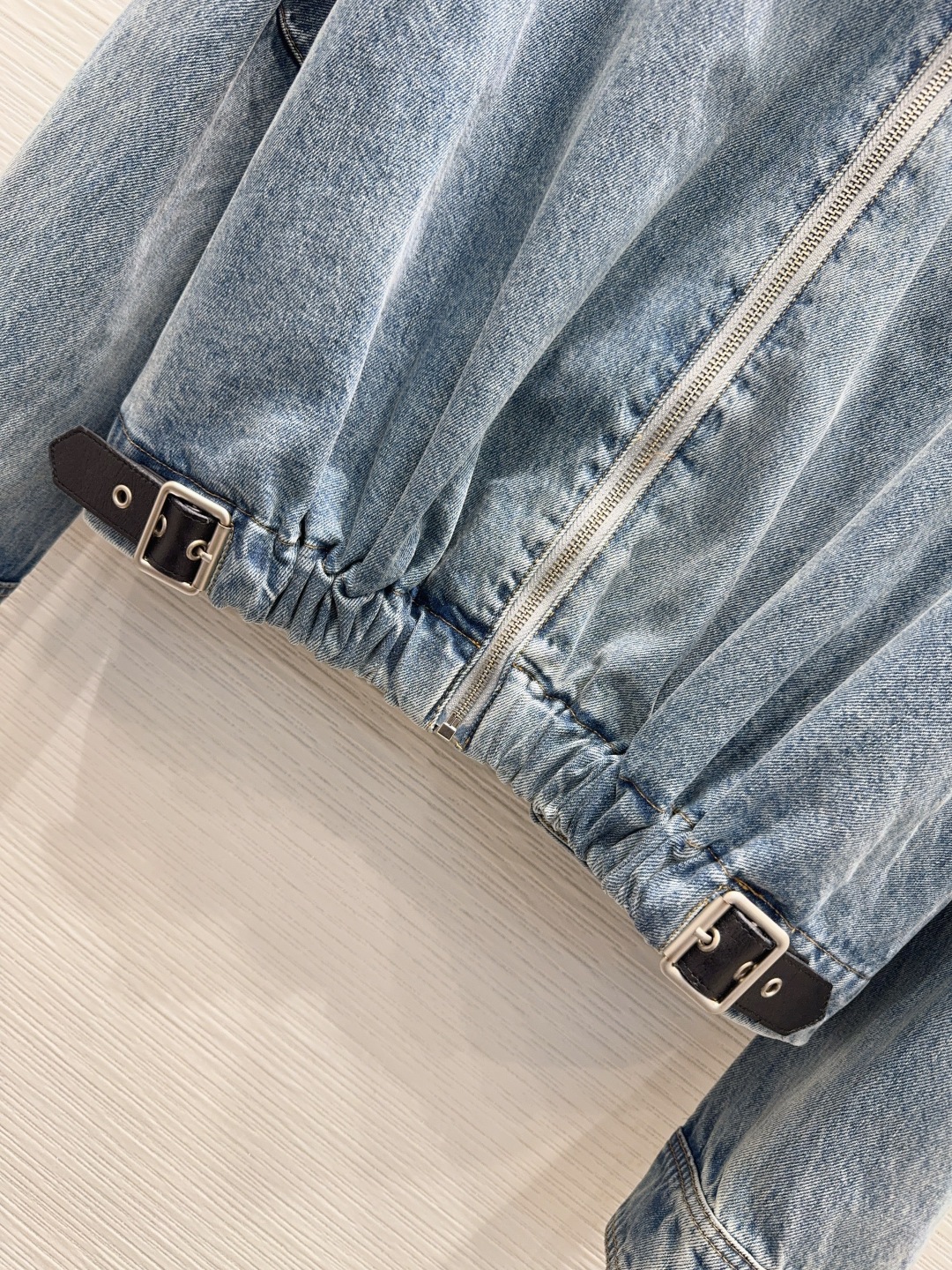 🛍️Loe w*e👑2025FW新款 高版出品~超时髦新款丹宁牛仔 酵洗个性色调上身又酷又飒爽 采用定制