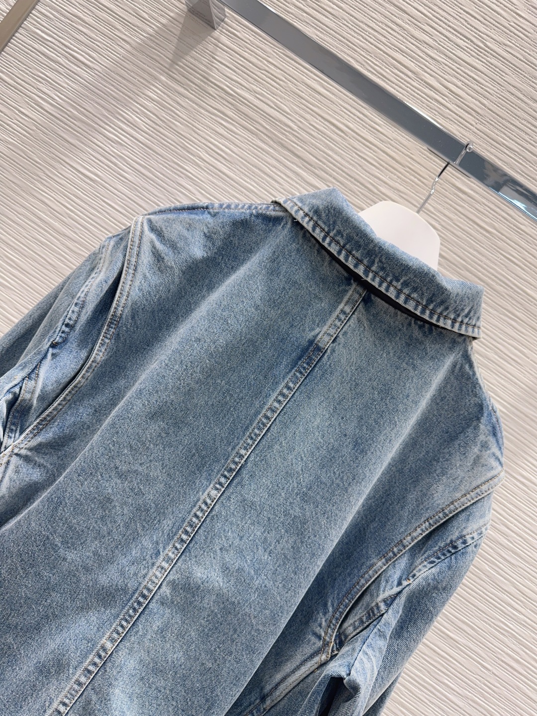 🛍️Loe w*e👑2025FW新款 高版出品~超时髦新款丹宁牛仔 酵洗个性色调上身又酷又飒爽 采用定制