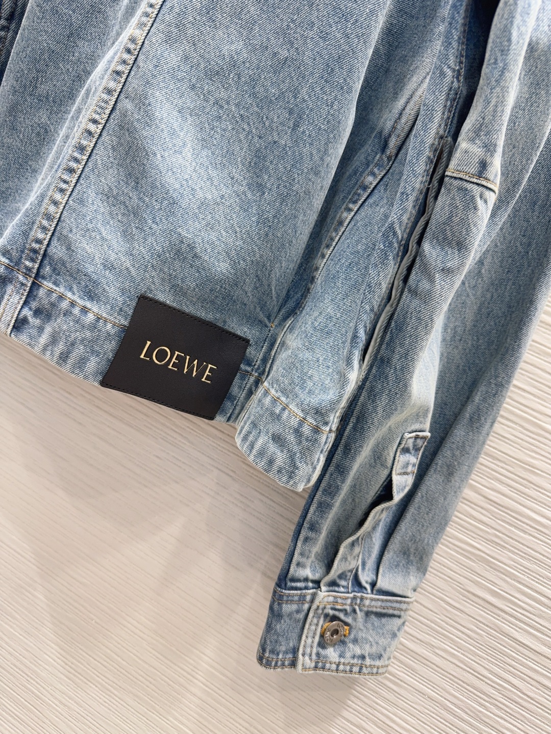 🛍️Loe w*e👑2025FW新款 高版出品~超时髦新款丹宁牛仔 酵洗个性色调上身又酷又飒爽 采用定制