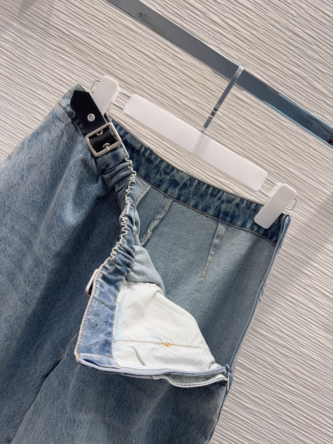 🛍️Loe w*e👑2025FW新款 高版出品~超时髦新款丹宁牛仔 酵洗个性色调上身又酷又飒爽 采用定制